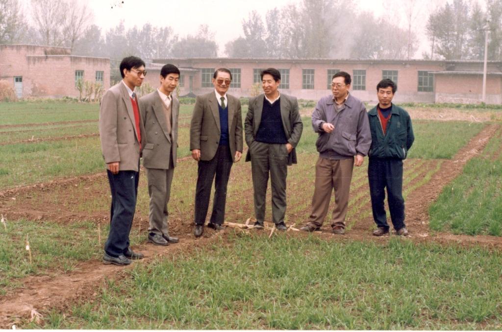 http://www.sxau.edu.cn/__local/5/CB/27/2A5698D714D7AEAB0521309A4B0_18817518_1D5E7.jpg